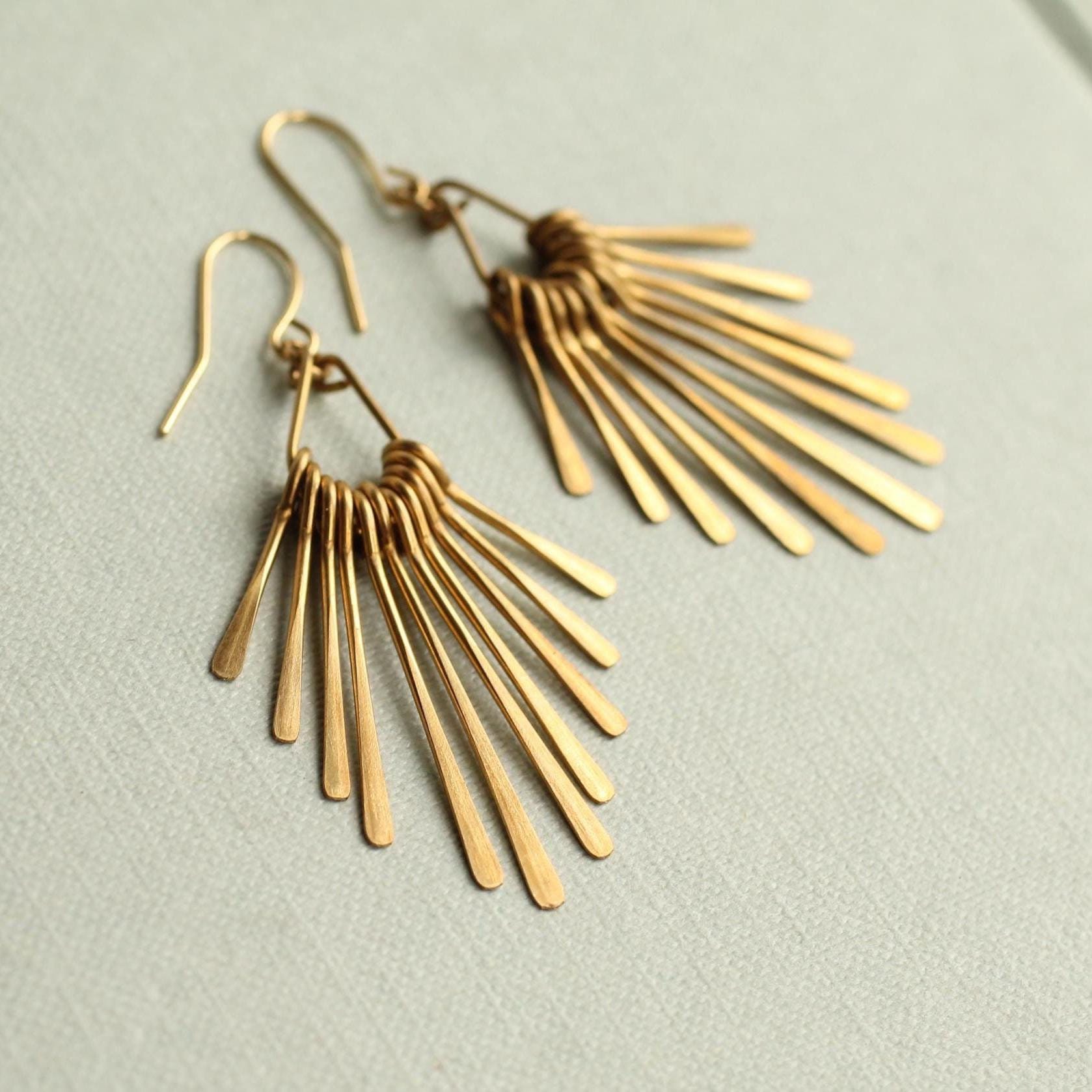 Gold Art Deco Ohrringe, Messing Fransen Boho Kronleuchter Statement Ohrringe Deco Fringe Ohrringe von SilkPurseSowsEar