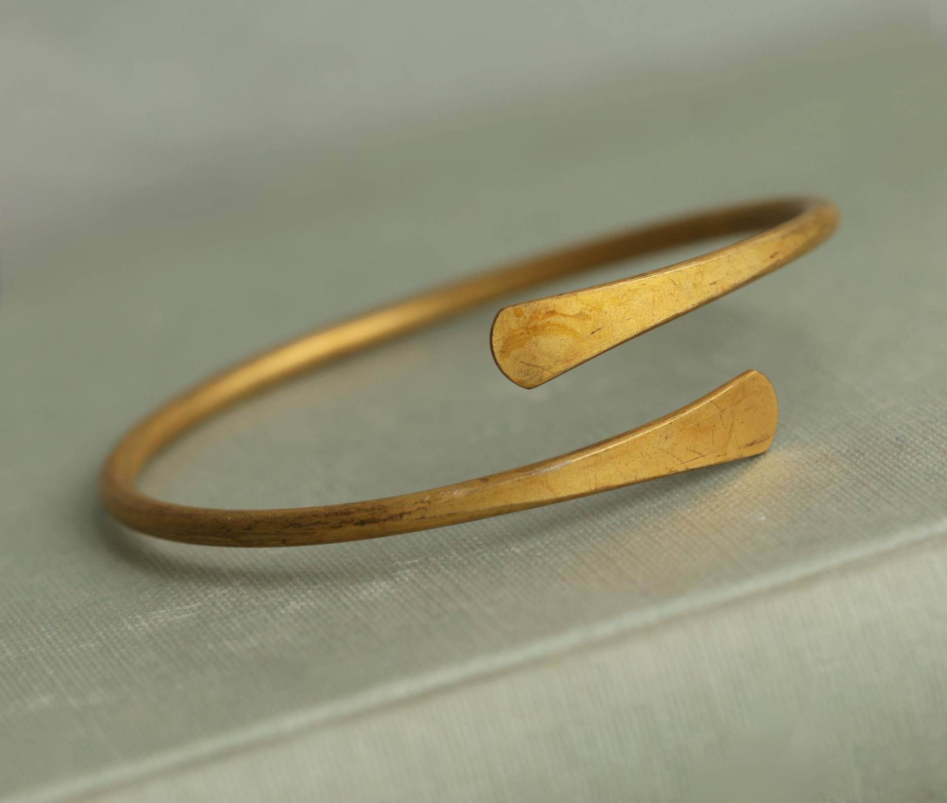 Messing Wickelarmband Antiker Gold Armreif von SilkPurseSowsEar