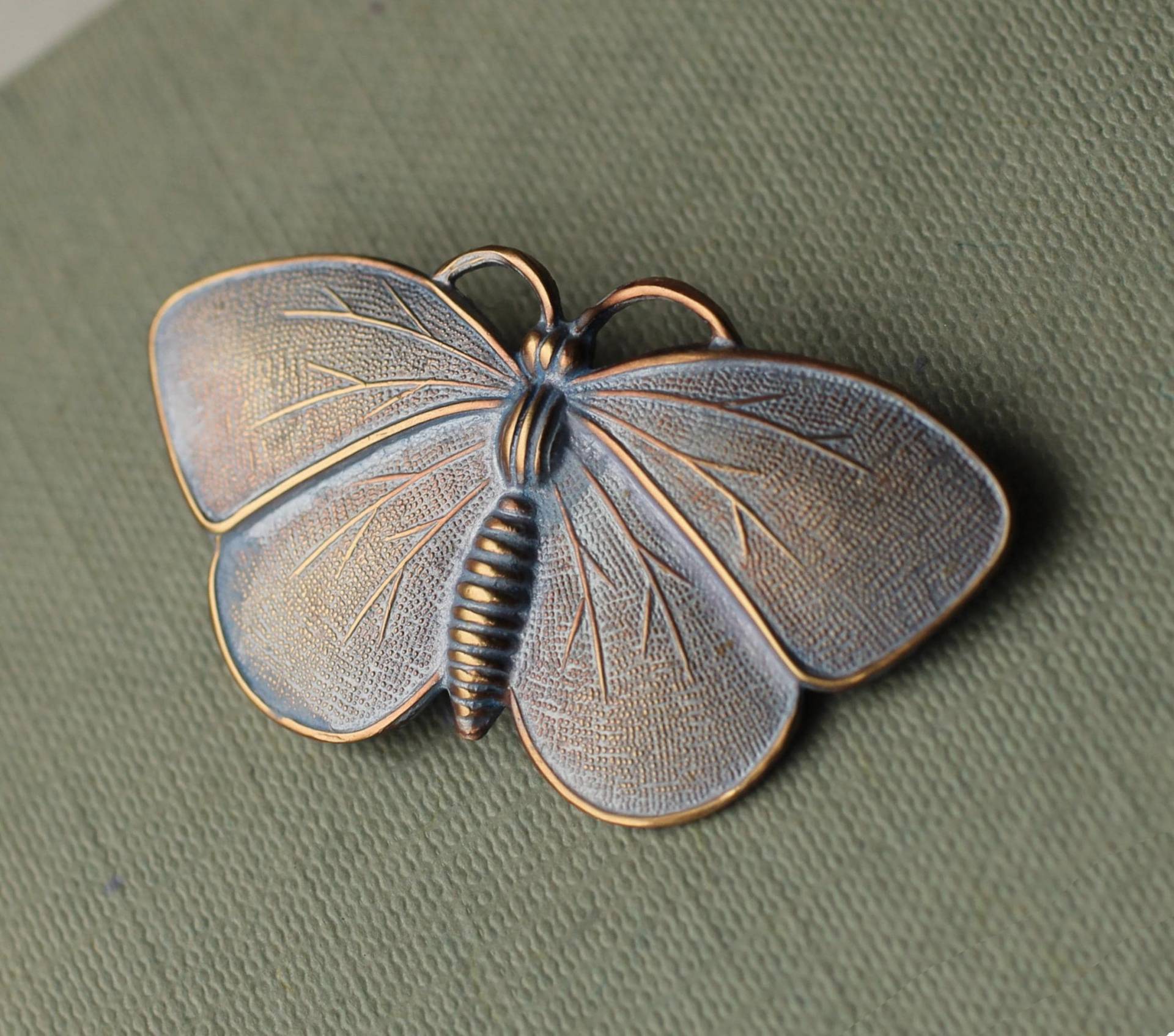 Schmetterling Brosche Motte Brosche, Anstecknadel, Lila Irisierend von SilkPurseSowsEar