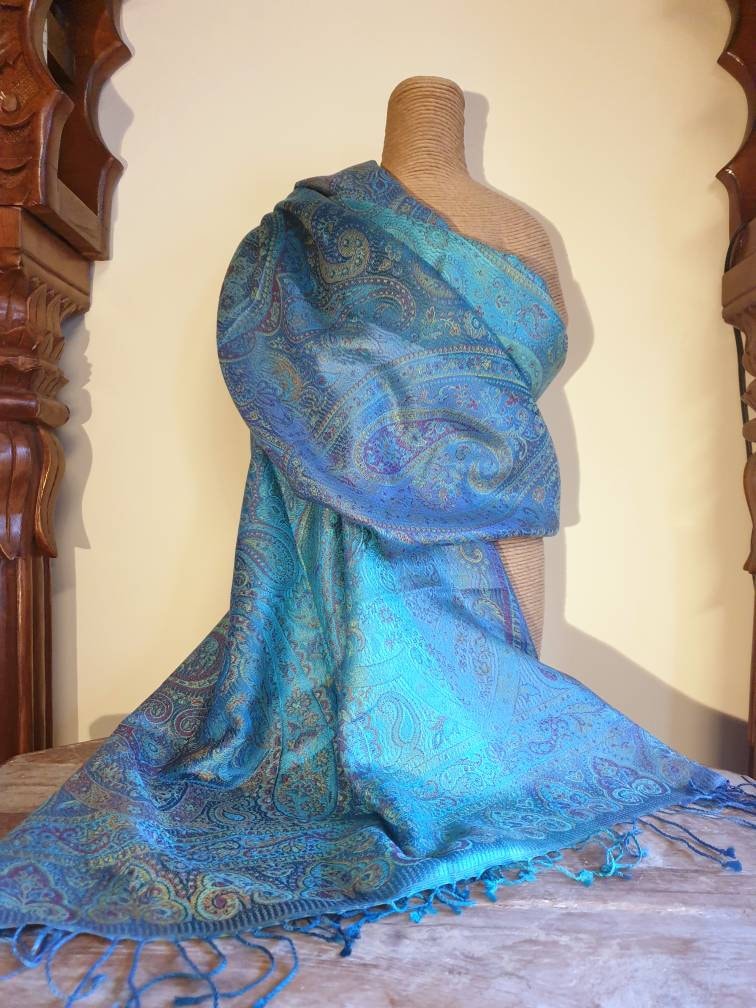 Beautiful Blue Jamawar Silk Scarf, Stole von SilkRouteDE