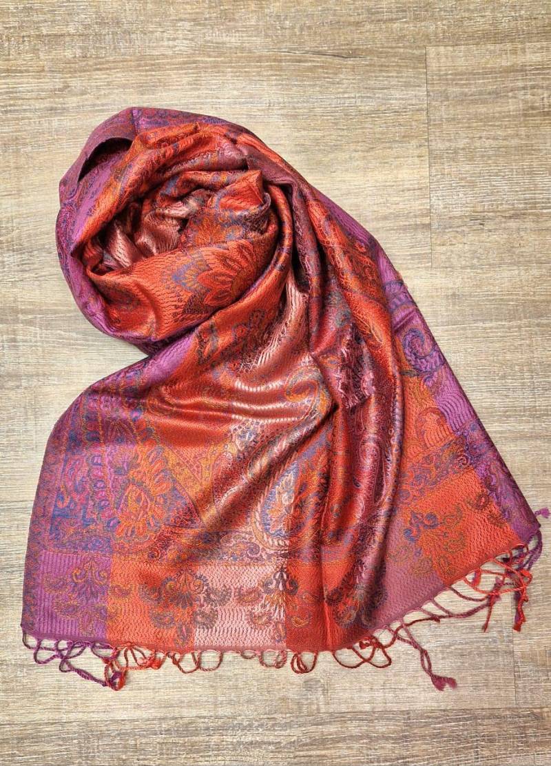 Beautiful Red, Pink, Orange Silk Scarf in Paisley Design von SilkRouteDE