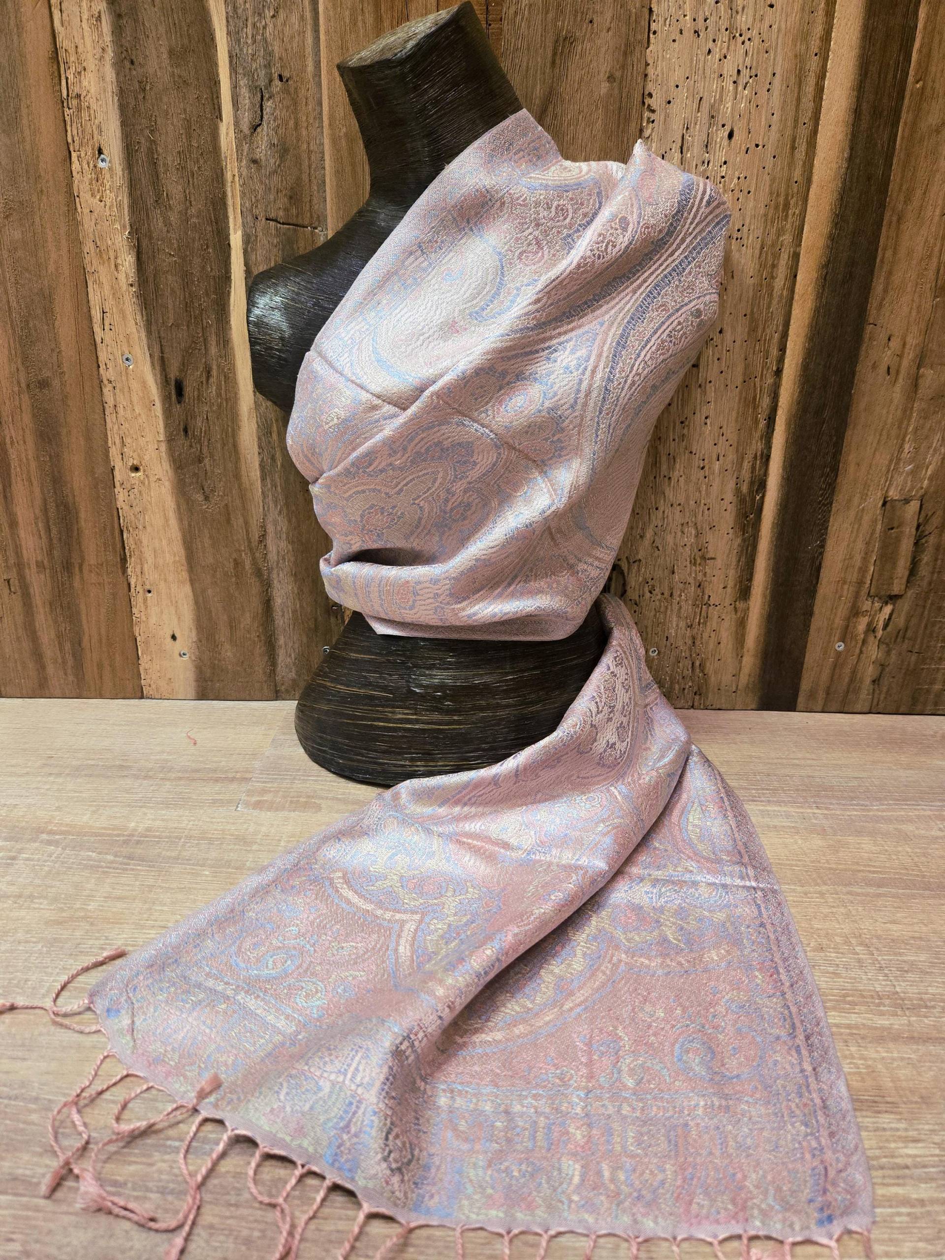 Beautiful Rose Coloured Silk Scarf With Paisley Design von SilkRouteDE