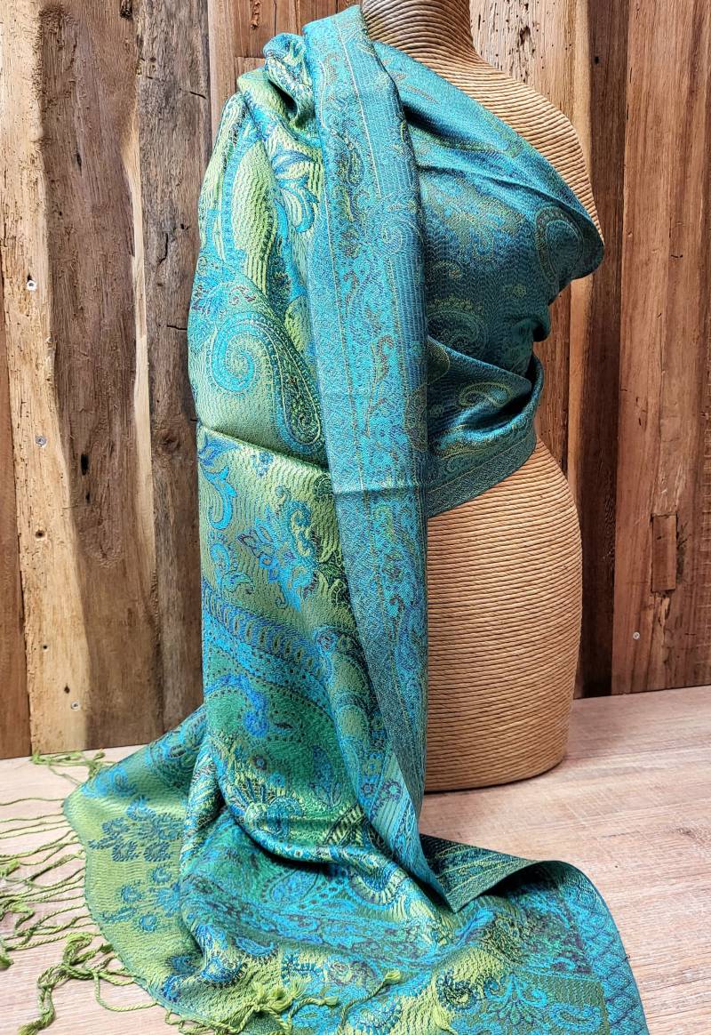 Beautiful Silk Scarf, Stole in Paisley Design von SilkRouteDE