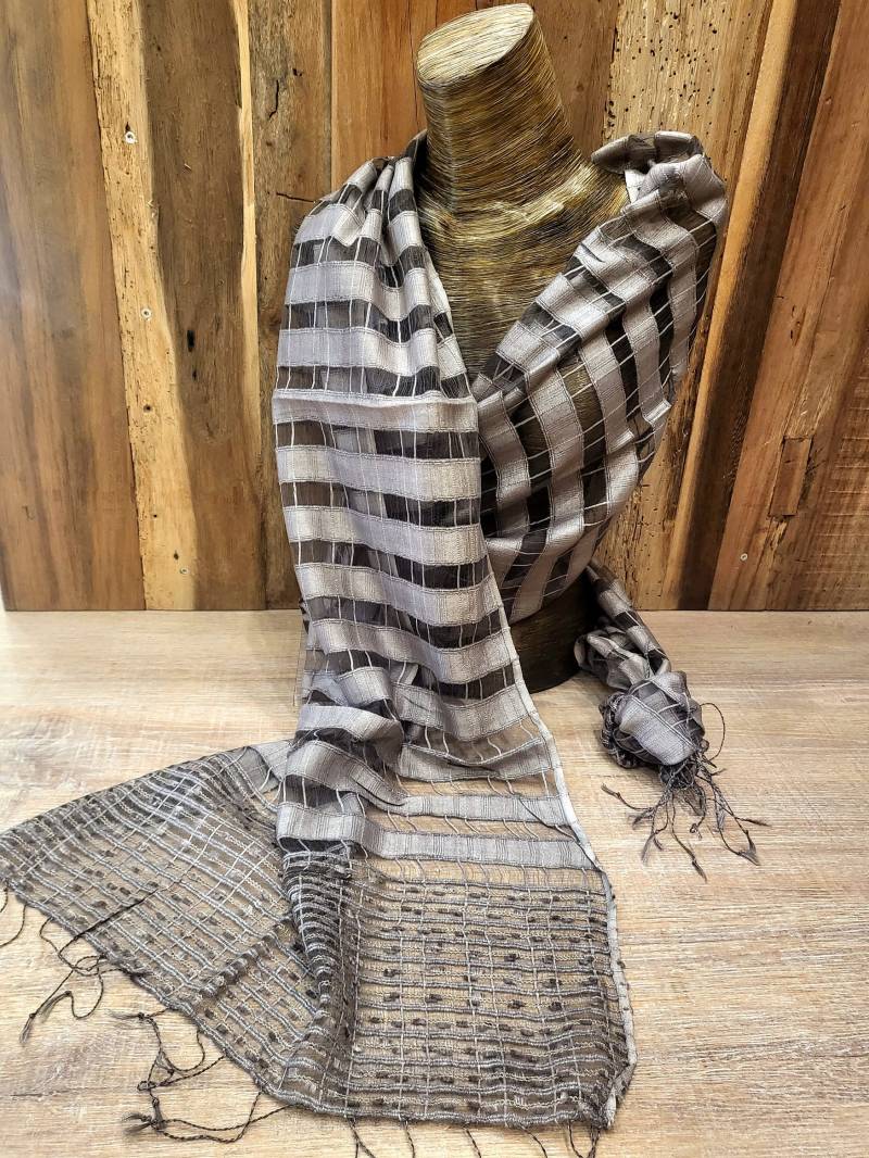 Handwoven Silk & Cotton Scarf Handwoven Silk & Cotton Scarf von SilkRouteDE