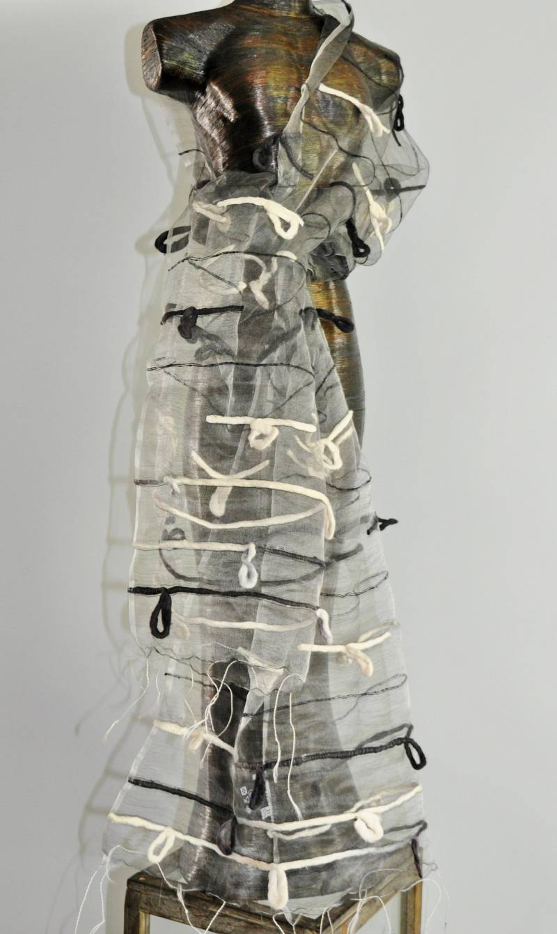 Organzaschal " Loops" Mit Baumwollfilz von SilkRouteDE