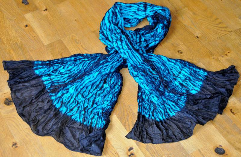 Silk Scarf Batik, Turquoise - Black von SilkRouteDE