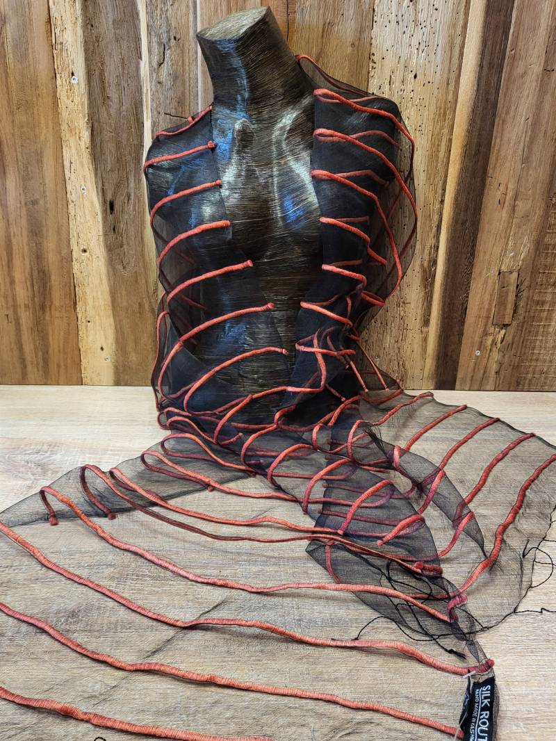 Silk Scarf With Red Cotton Felt in Striped Look Silk Scarf With Red Cotton Felt in Striped Look von SilkRouteDE