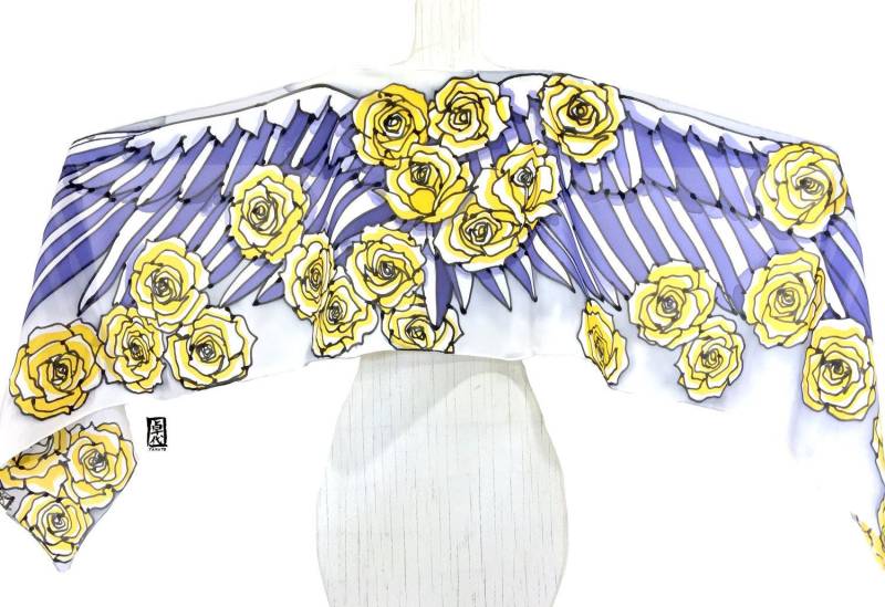 Flügel, Frühlingsvogel Schal, Seidenschal Handbemalt, Boho Schal Festival, Gelbe Rose Und Marine Flügelschal, Grau, Blaulila, 36x18cm von SilkScarvesTakuyo