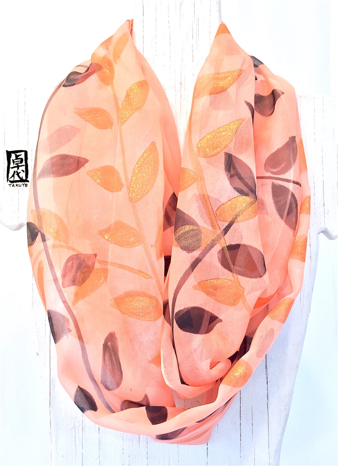 Personalisiertes Geschenk, Orange Infinity-Schal, Sunset Vine von SilkScarvesTakuyo