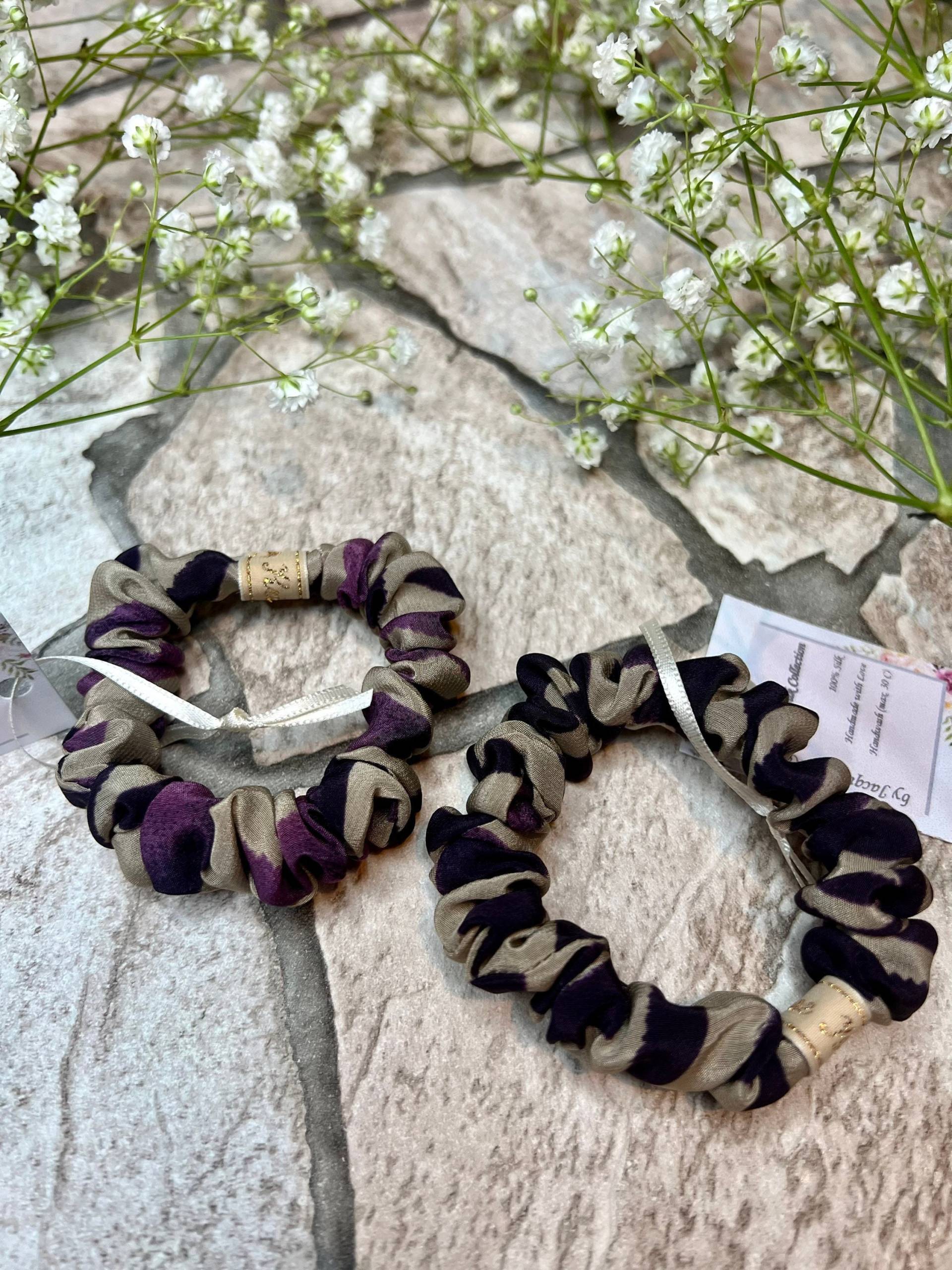 Seide Skinny Scrunchie Zebra Print | 100% Beige Und Lila Druck Beugt Spliss Haarbruch Vor Extra Eiternder Halt von SilkScrunchiesDesign