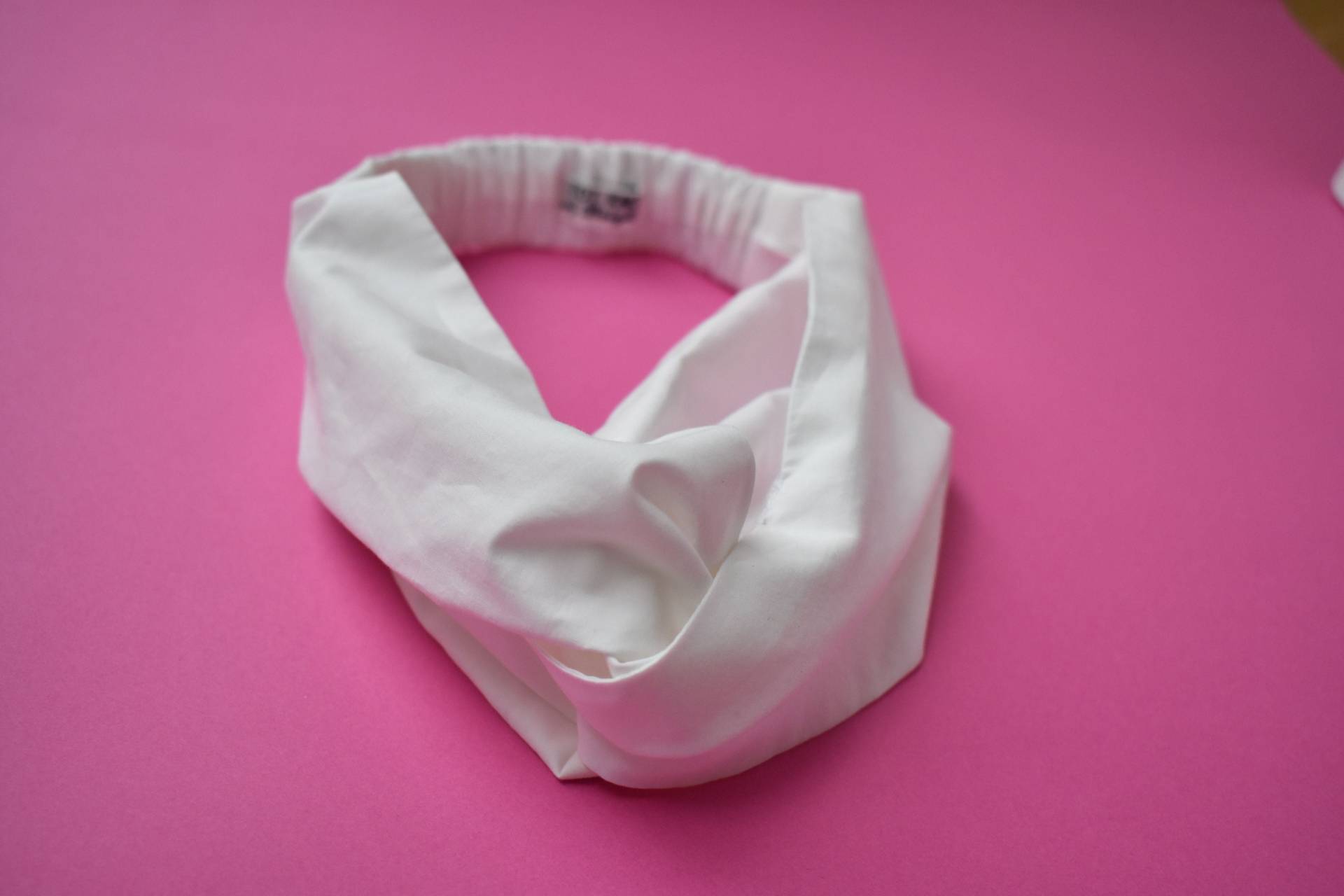 Verdrehte Turban Stirnband/Haarband Bandana in Tana Rasen Weiß von SilkandLawn