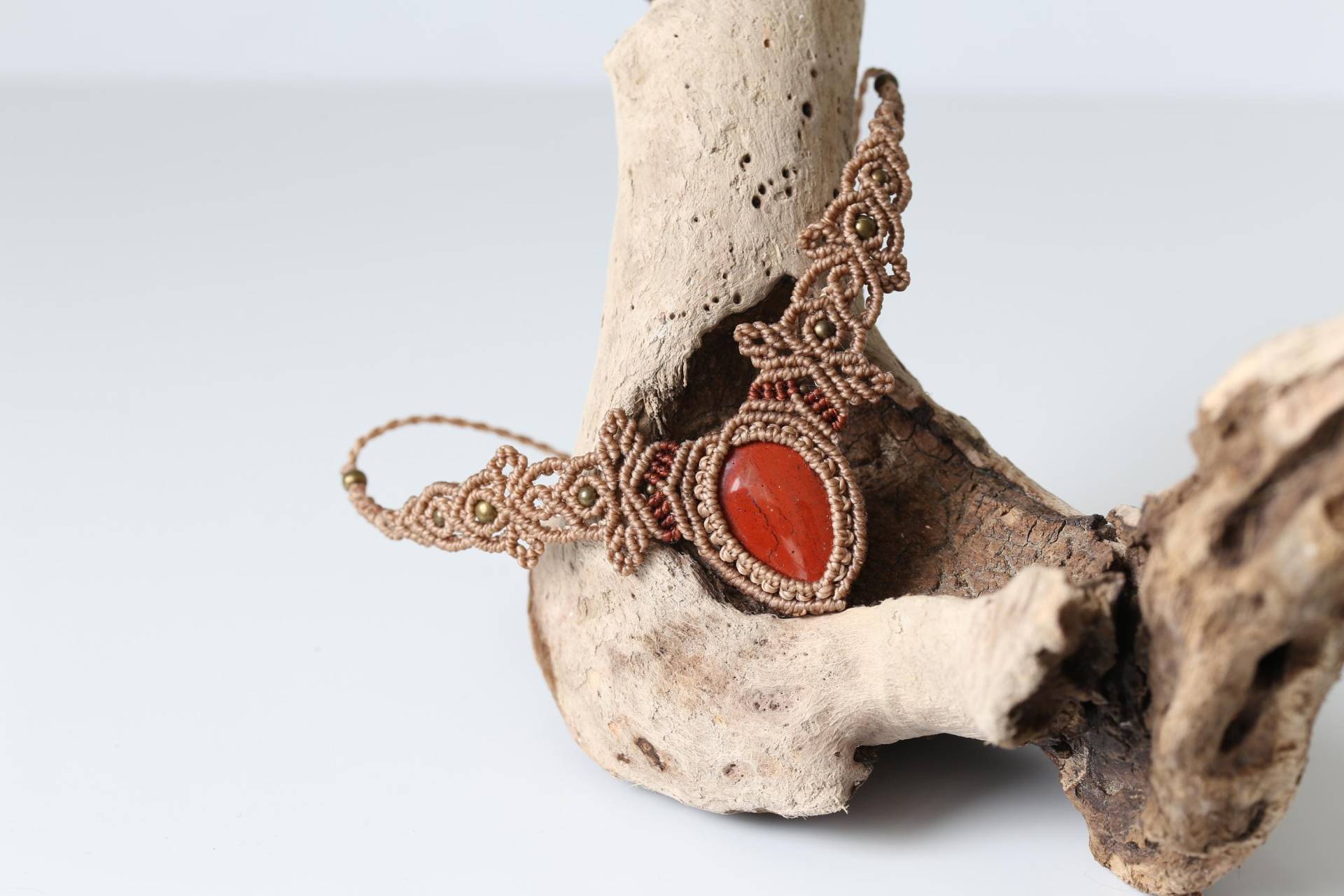 Roter Jaspis | Makramee Kette Handgemachte Edelstein Halskette Boho Schmuck Geburtsstein Naturstein Collier Heilung Geschenk Roter Jaspis | Makramee Kette Handgemachte Edelstein Halskette Boho Schmuck Geburtsstein Naturstein Collier Heilung Geschenk von SilkesMacrame
