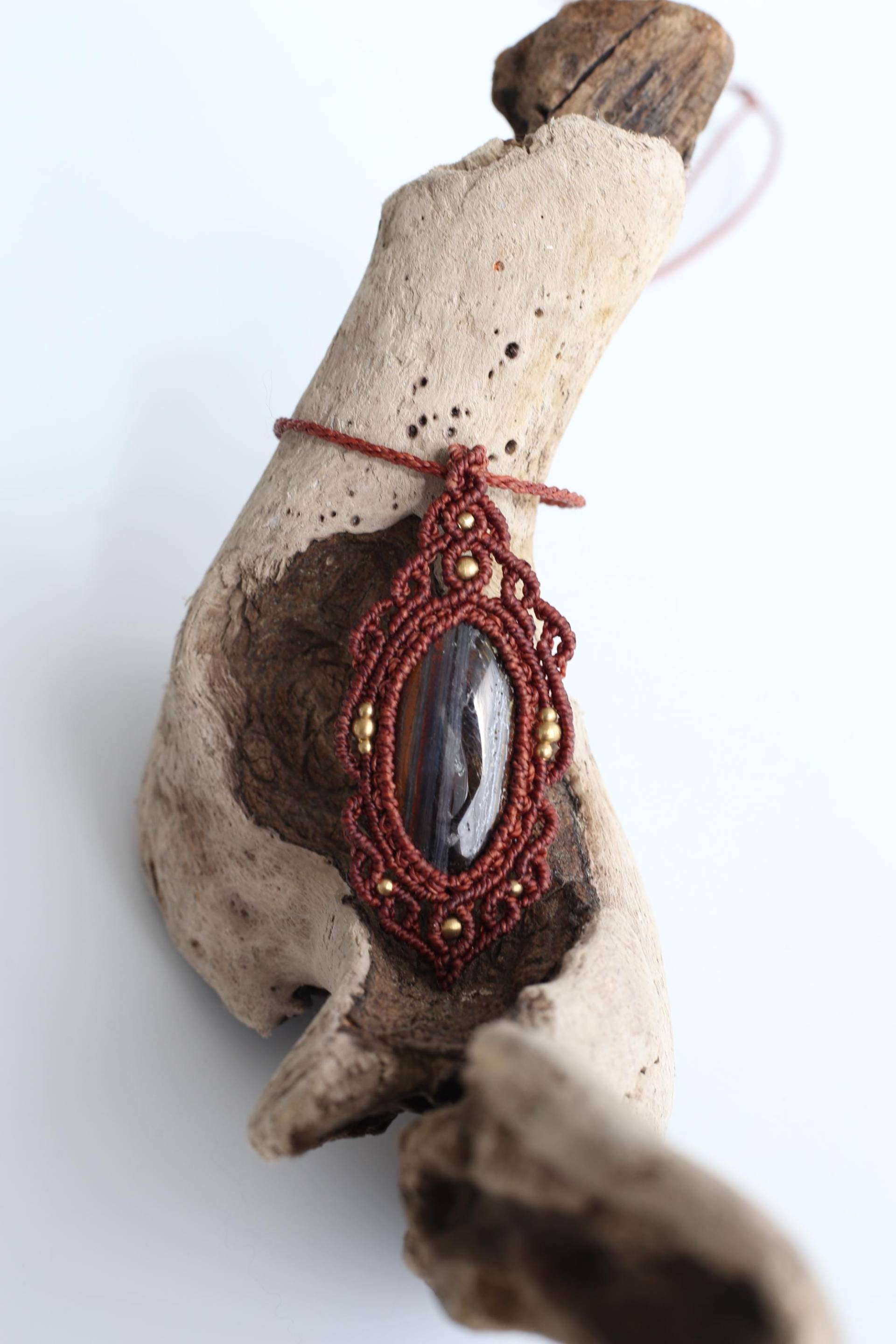 Tiger-Eisen | Makramee Kette Handgemachte Edelstein Halskette Schmuck Geburtsstein Naturstein Collier Heilung Geschenk Tiger-Eisen | Makramee Kette Handgemachte Edelstein Halskette Schmuck Geburtsstein Naturstein Collier Heilung Geschenk von SilkesMacrame