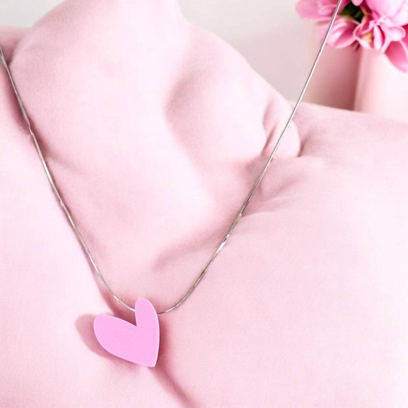 Herzanhänger in Rosa Aus Acryl Mit Silberkette von SilkesVonSilke