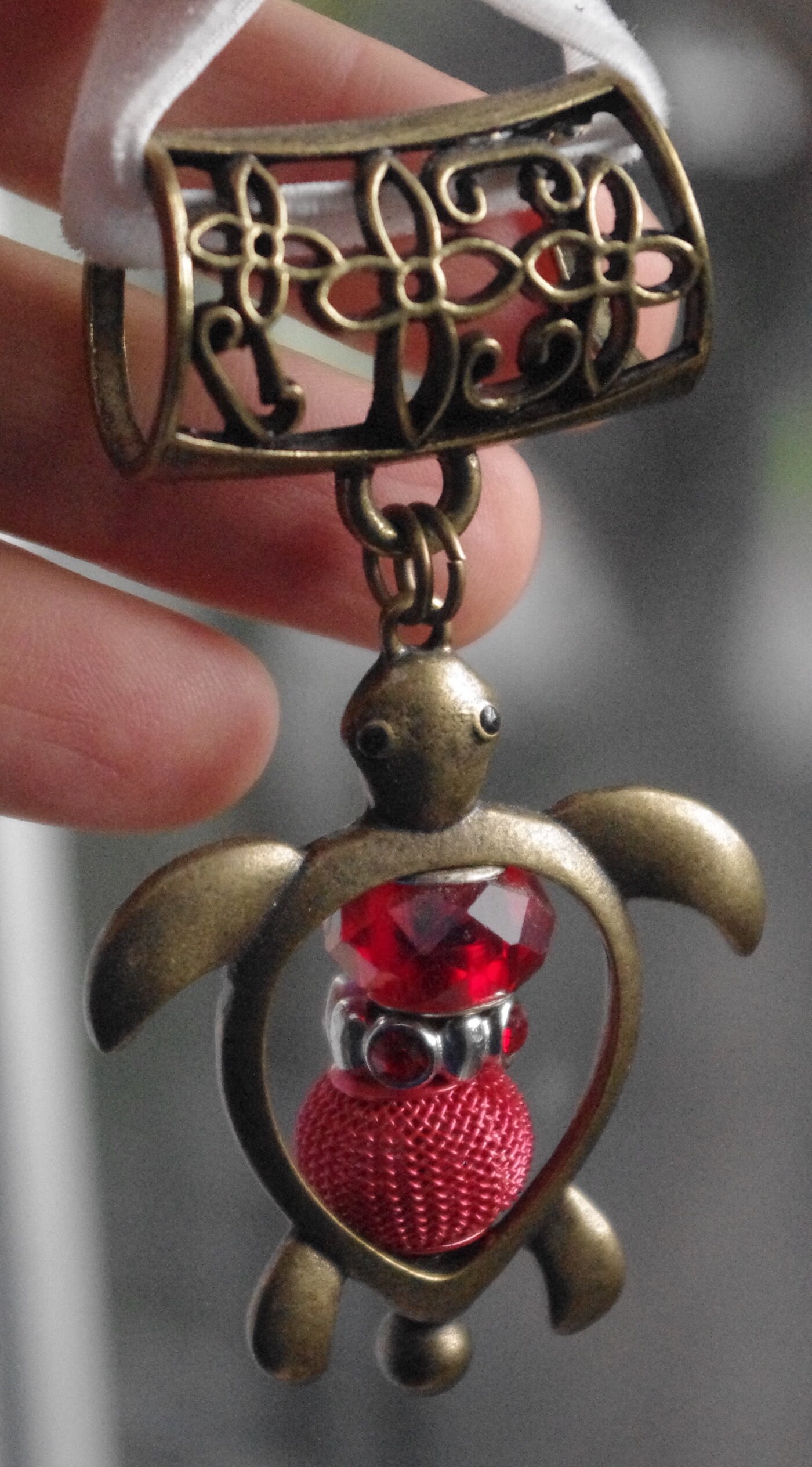 Bronze Schal Ring - Mit Schildkröte Und Kristallperlen von SilknSparkles