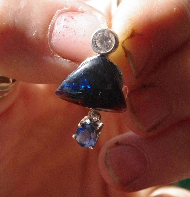 Massiver Welo Opal Mit Natürlicher Saphir An Sterling Silber Anhängerschlaufe Zirkonia von SilknSparkles