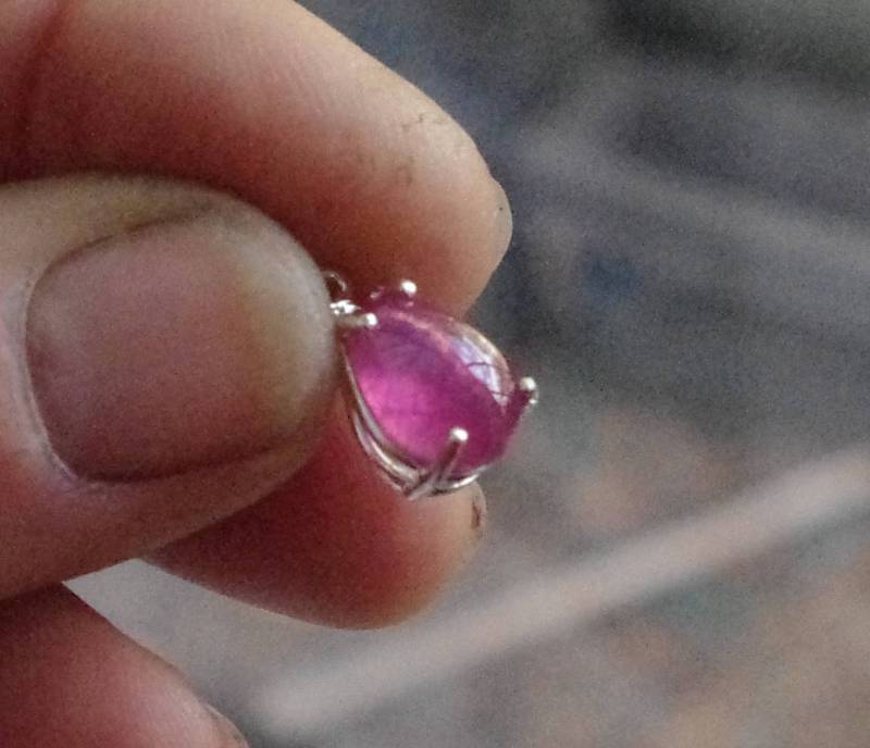 Natürliche Rubin Cabochon in Sterling Silber Anhänger Tropfen Einstellung von SilknSparkles