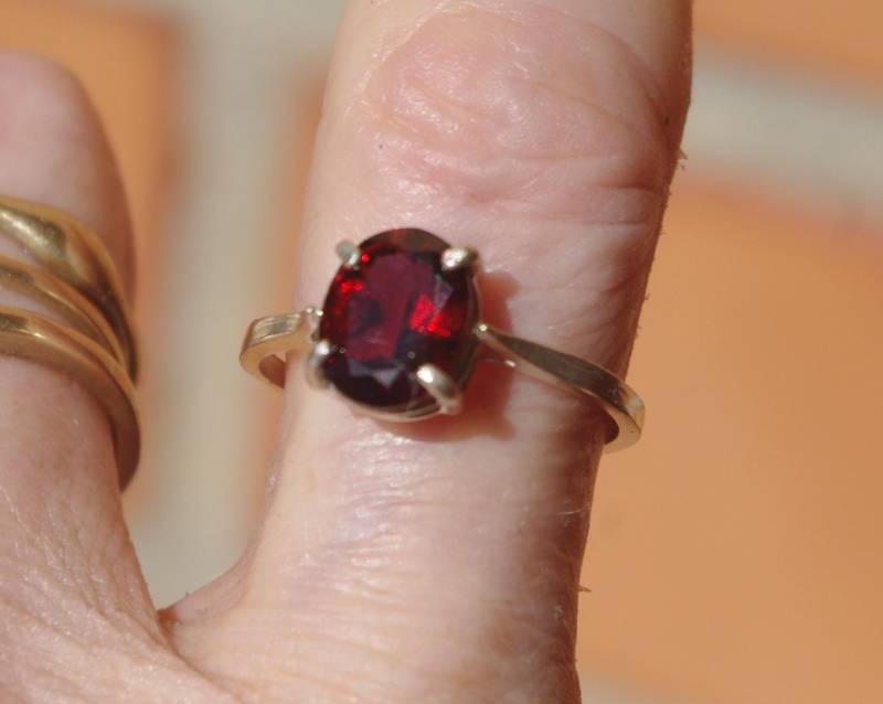 Natürlicher Rhodolith Granat in Sterling Silber Ring von SilknSparkles