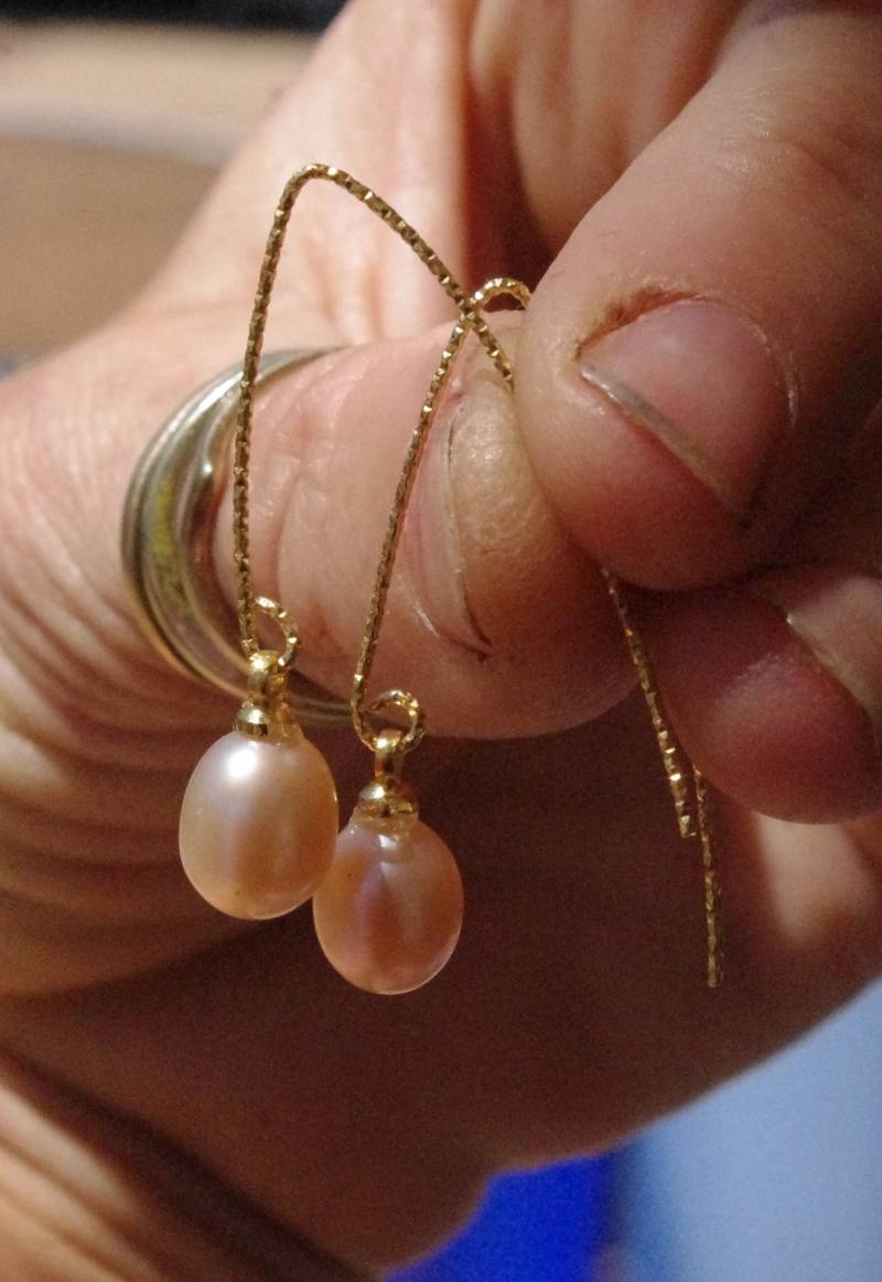 Rosa Süßwasserperle Tropfen Auf 14 K Gold Vergoldet Sterling Silberohrringe von SilknSparkles