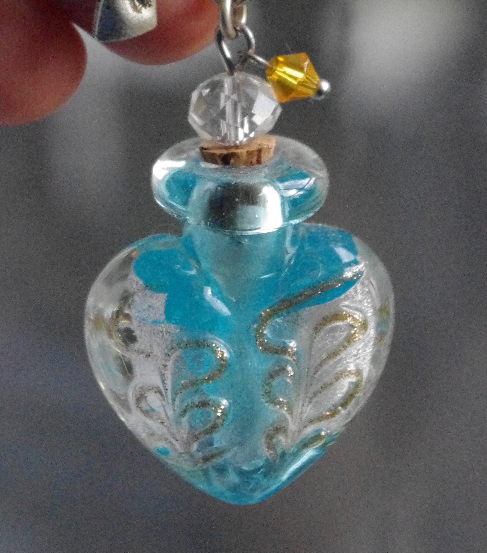 Schal-Ring Aus Versilberter Bronze Mit Glastropfen von SilknSparkles