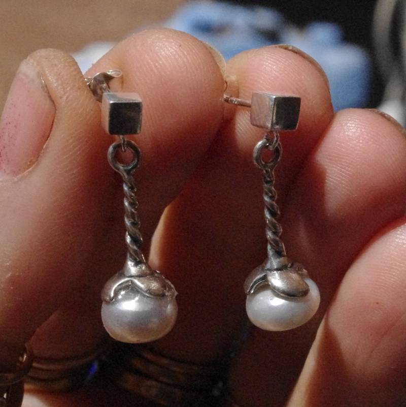 Süßwasser-Zuchtperlen Tropfen Auf Sterling Silber Würfel Ohrstecker von SilknSparkles