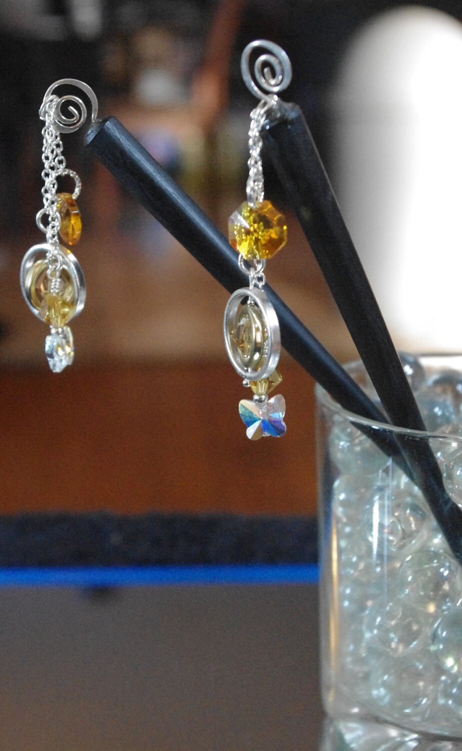 Swarovski Topaz Und Charms Mit Silber Haarstick von SilknSparkles