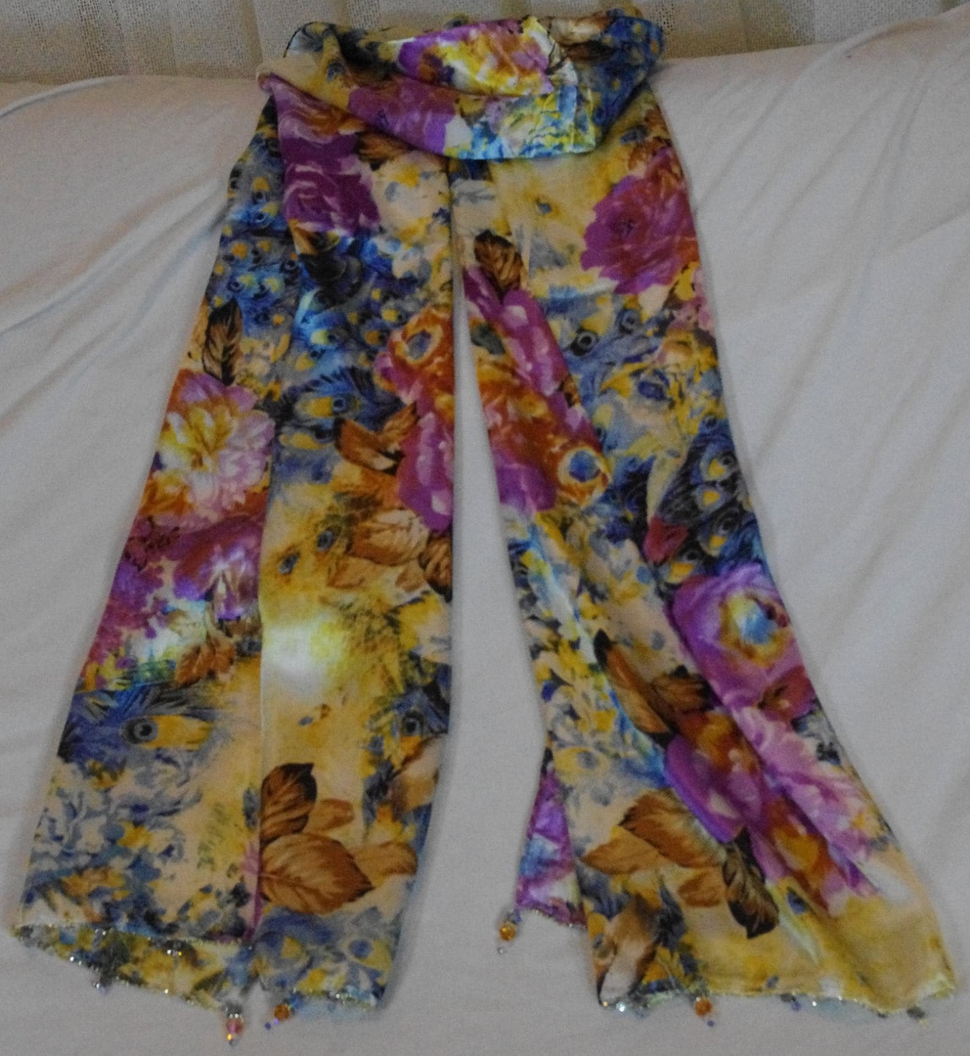 Ziemlich Blau, Mauve Und Gelb Floral Design Seide Satin Schal von SilknSparkles