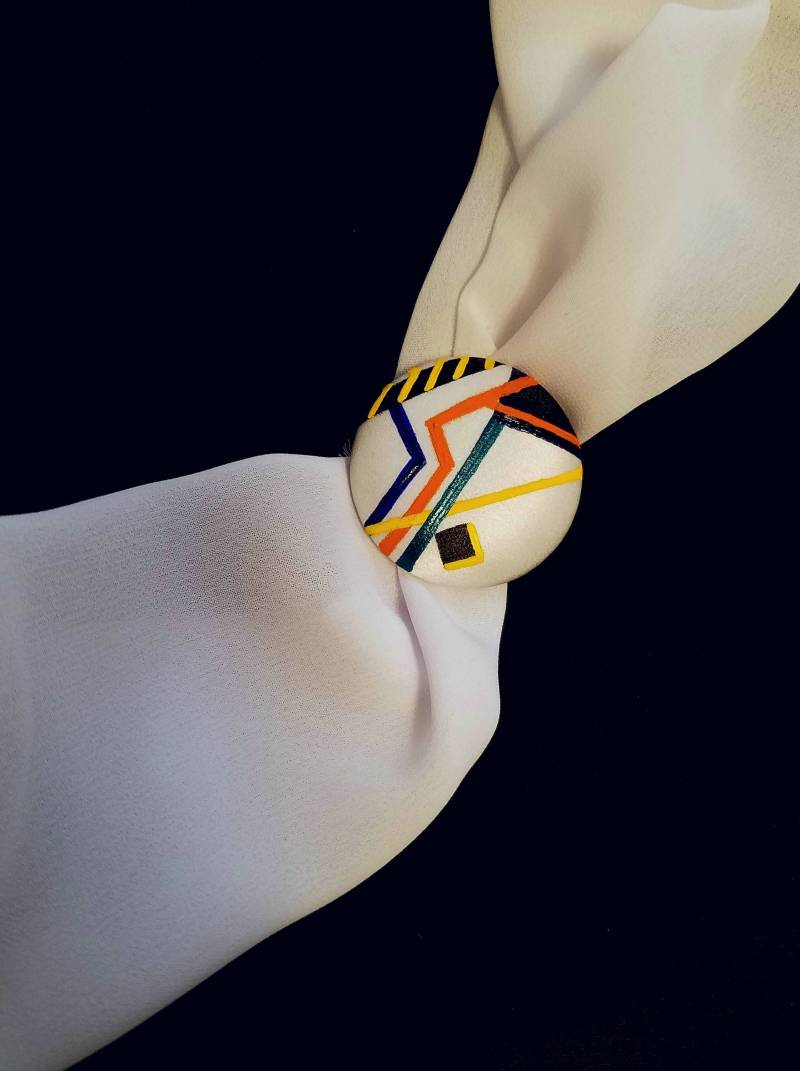 Einzigartiges Accessoire. Designer Verzierte Seidenschalklammer "Geometrie". Hergestellt, Um Ihren Schal An Ort Und Stelle Zu Halten. Miniatur Auf von SilkyARTDesign