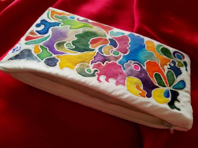 Kosmetiktasche. Designer Schmückte Seiden Schminktasche "Vivid Dreams". Handbemaltes Seidenaccessoire. Exklusives Geschenk Für Sie Kosmetiktasche. Designer Schmückte Seiden Schminktasche "Vivid Dreams". Handbemaltes Seidenaccessoire. Exklusives Geschenk Für Sie von SilkyARTDesign