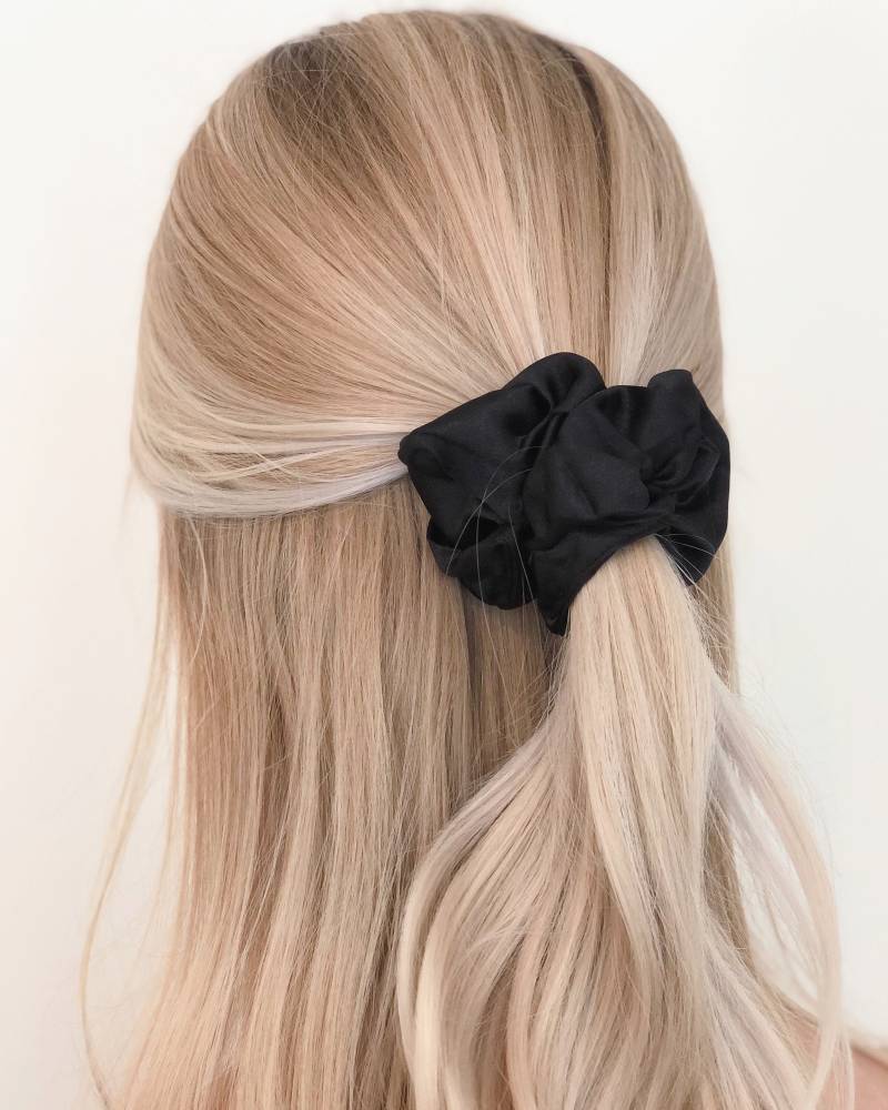 Silky Bunch Scrunchies - Set Of 2 Silky Bunch Scrunchies - Set Of 2 von SilkyBunch