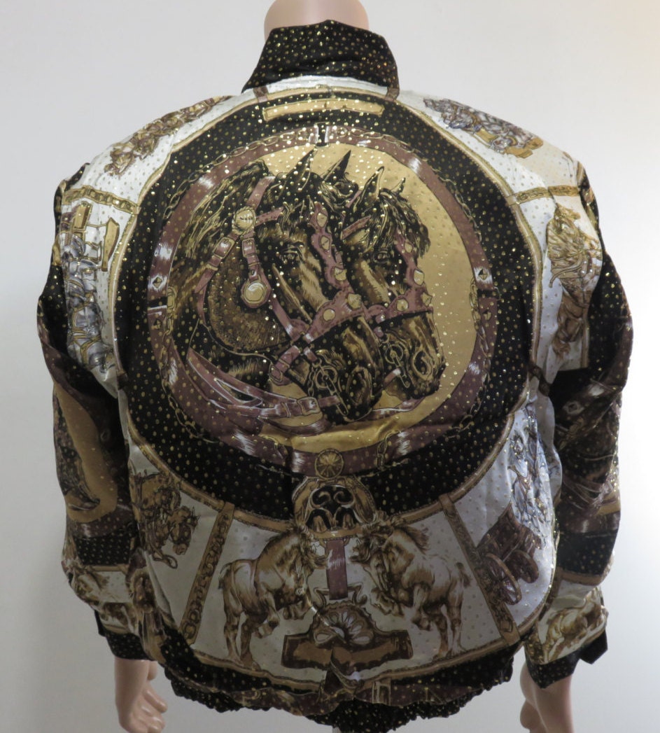 Vintage 90Er Barock Seide Bomberjacke Pferde Mehrfarbig Western Inspiriert , Gold, Blk, Weiss, Herren Größe M von SilkyFashionShirts