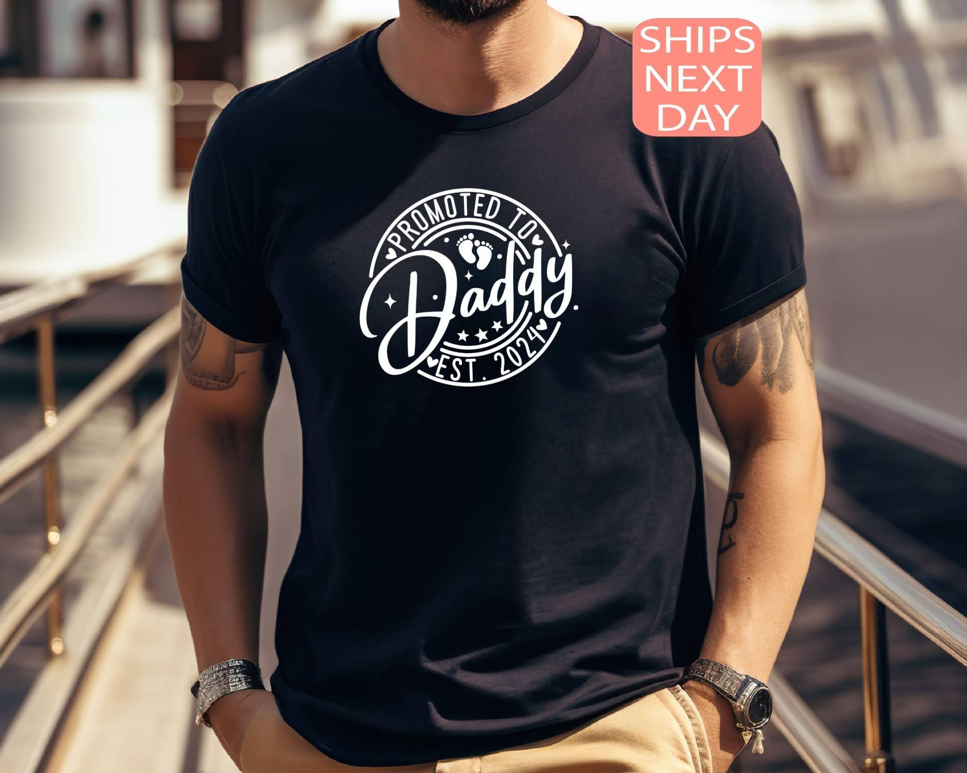 Befördert Zu Daddy 2024 Shirt, Baby Ankündigung T-Shirt, Schwangerschaft Offenbaren Neue Papa Geschenk Für Mann, Papa, T-Shirt von SilkywayApparel