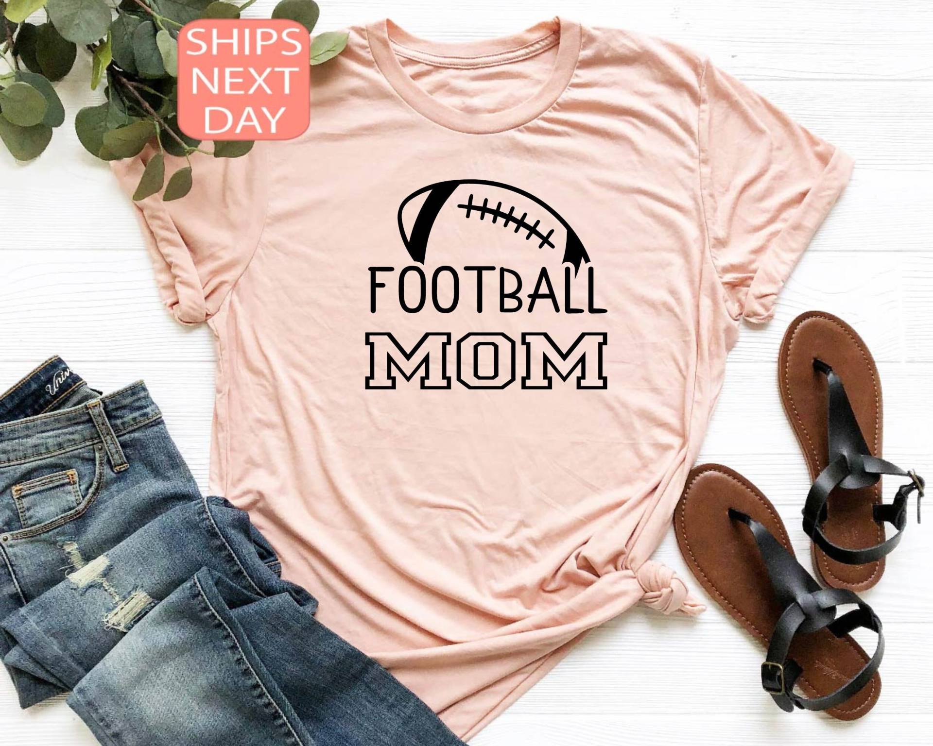 Fußball-Mama-Shirt, Fußball-Familien-T-Shirt, Geschenk Für Mama, Fußballsaison-T-Shirt, Spieltag-Shirt, Mama-Shirt, Shirts Frauen von SilkywayApparel