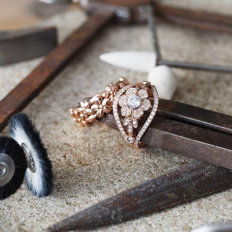 Einzigartiger Blumen Diamant Verlobungsring "Lilly Garden", Goldblumen Ring - 14K Rosegold, 1.0 Karat Diamanten, Versandfertig." von SillyShinyGemstones