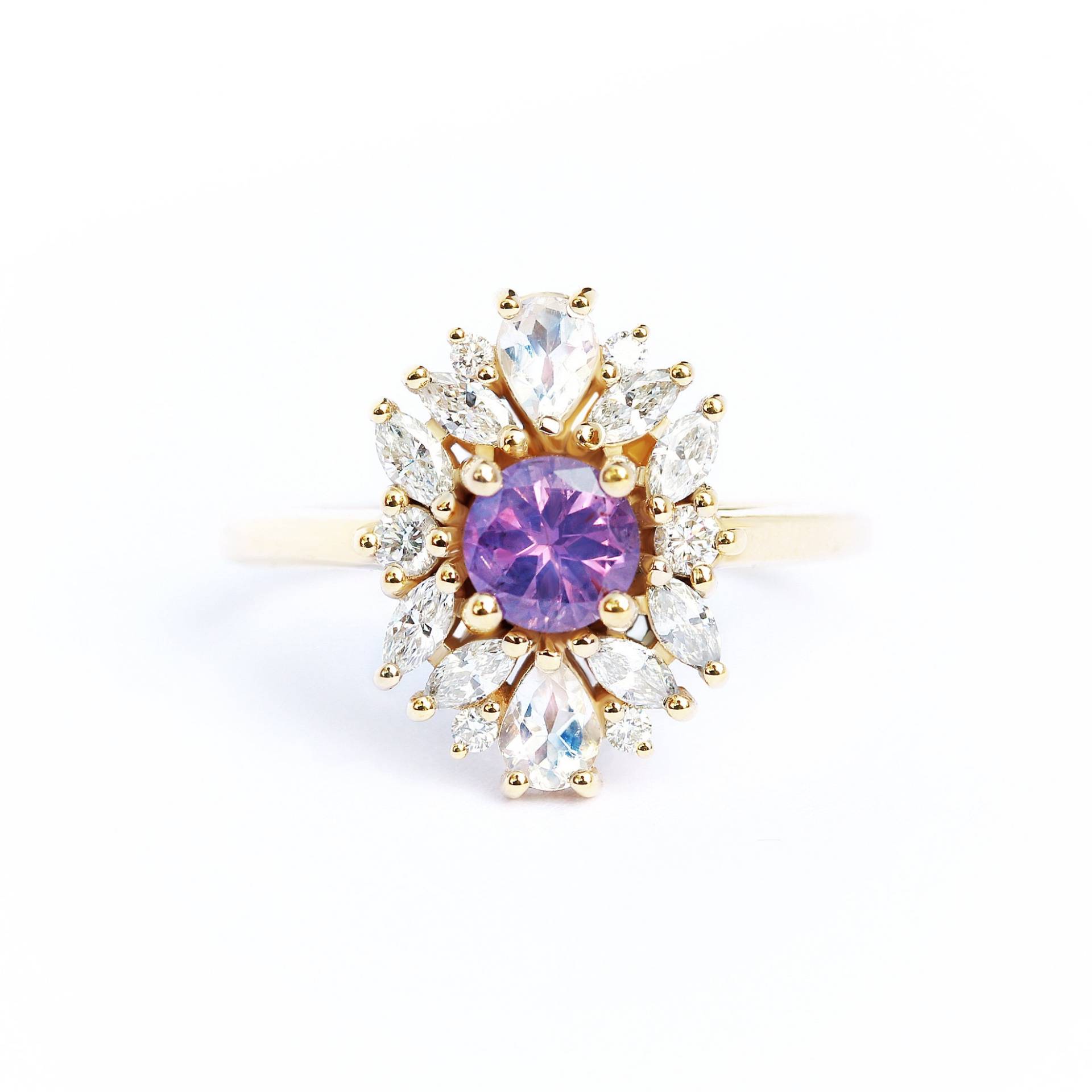 Lavendel Lila Saphir Und Diamanten, Cluster Verlobungsring, Einzigartige Art Deco, Blume Vintage Viktorianisch Inspirierten Ring, 14K Gold Odisea von SillyShinyGemstones