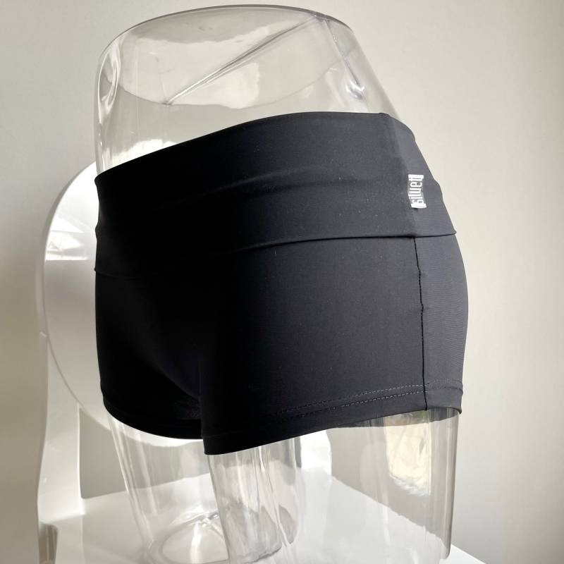 Shorts Umschlagen in Schwarz von Siluetmode