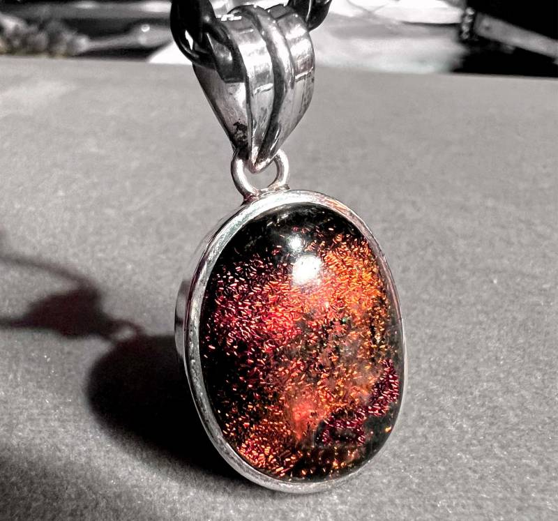 Dichroic Glas Sterling Silber Anhänger - Rot Orange Schwarz, 18 "Lederkette P951." von Silvagem