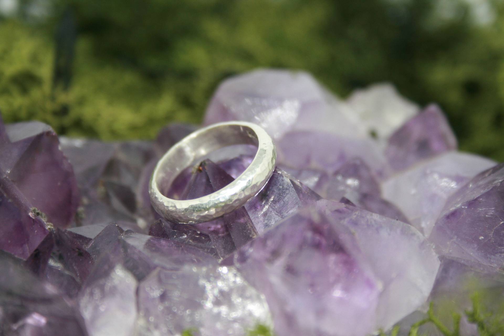 Handgemachte Sterling 925 Silber Gepunzt, Gehämmert D Geformtring, Gepunzt Handgemachte Sterling 925 Silber Gepunzt, Gehämmert D Geformtring, Gepunzt von Silvenwitch