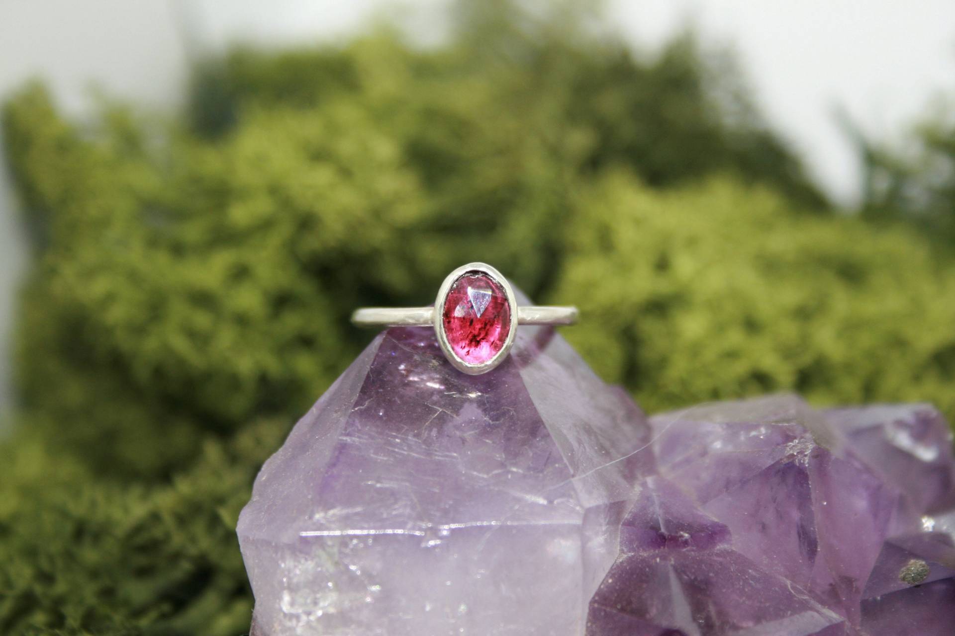 Handgemachte Sterling 925 Silber Rose Geschnitten Granat Ring, Gepunzt Handgemachte Sterling 925 Silber Rose Geschnitten Granat Ring, Gepunzt von Silvenwitch