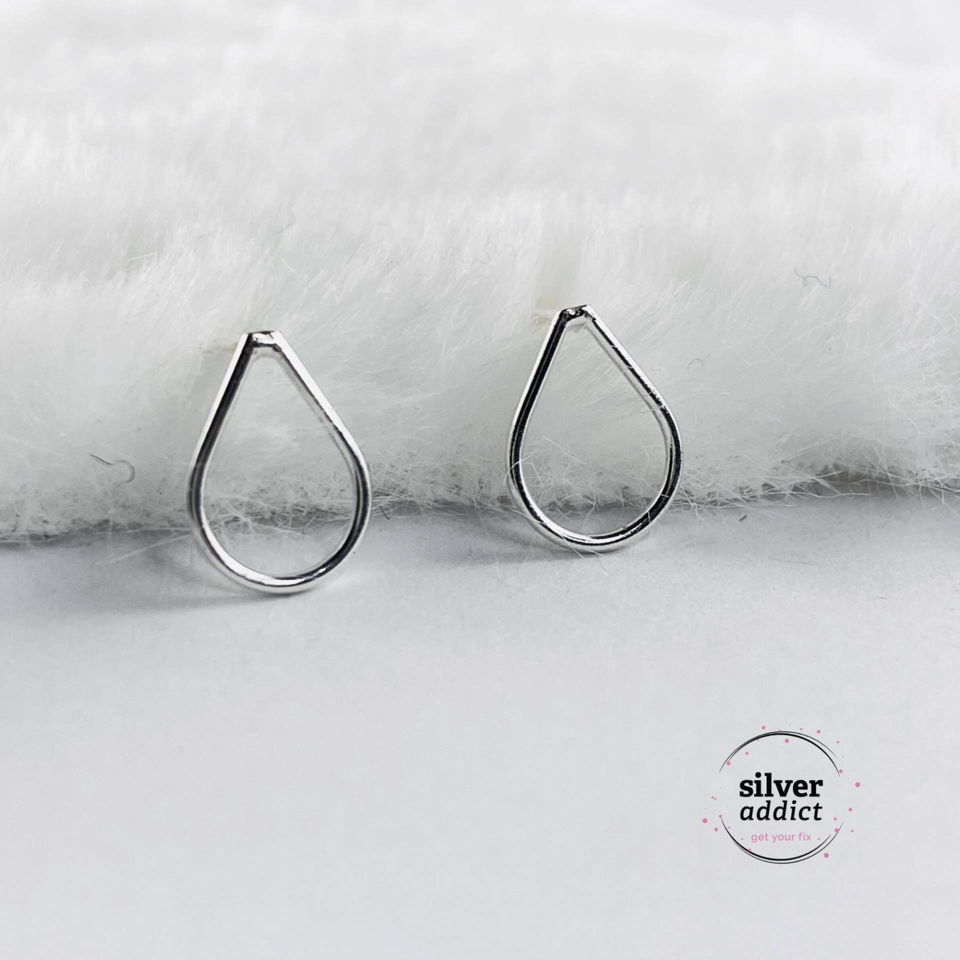 Teardrop Sterling Silber Ohrstecker Ohrringe-Minimalist Ohrringe Geschenk Damen Alltag Mehrere Piercings Niedlich von SilverAddictCo