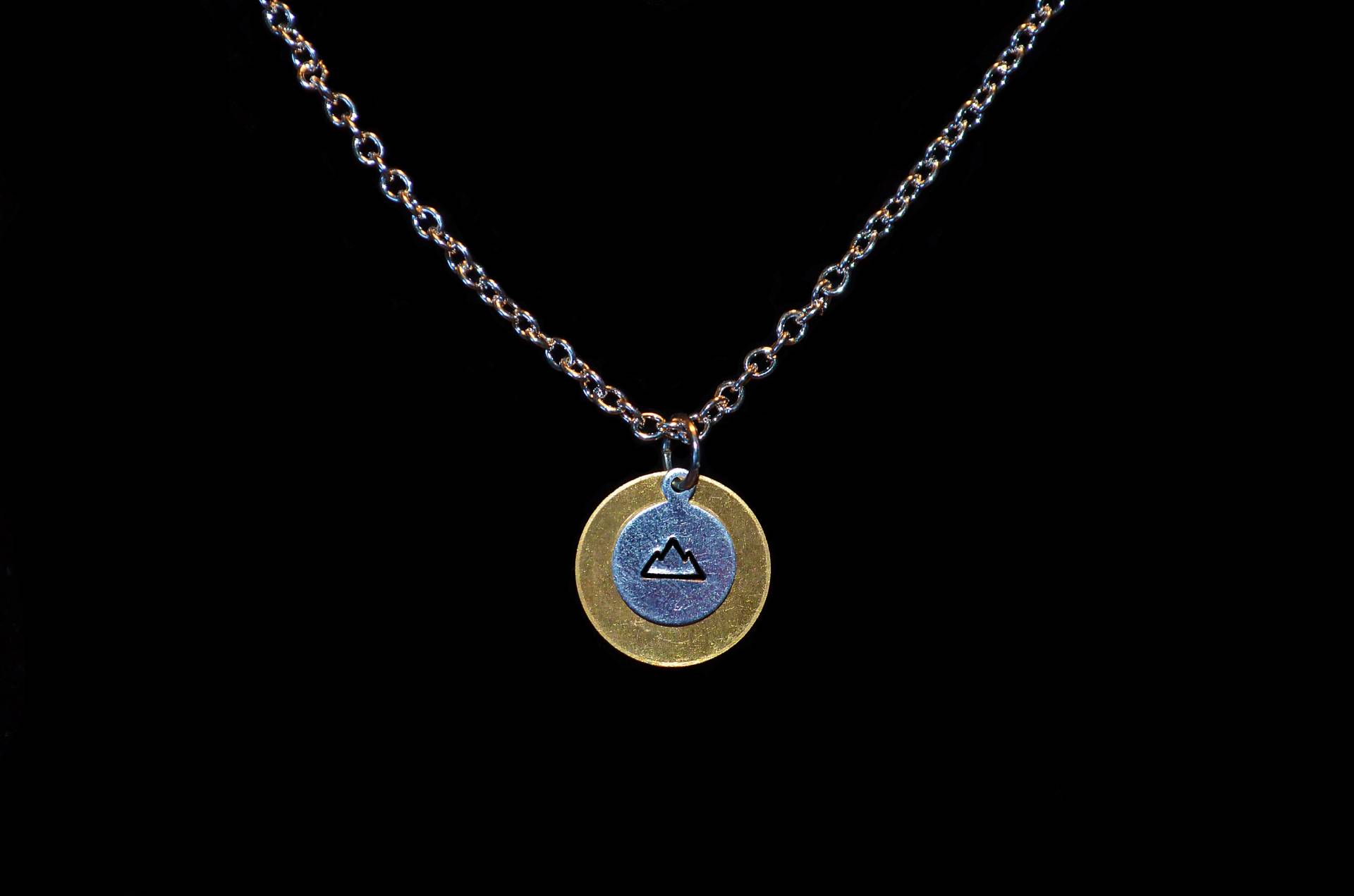 Berg Anhänger Halskette von SilverAndBoldJewelry