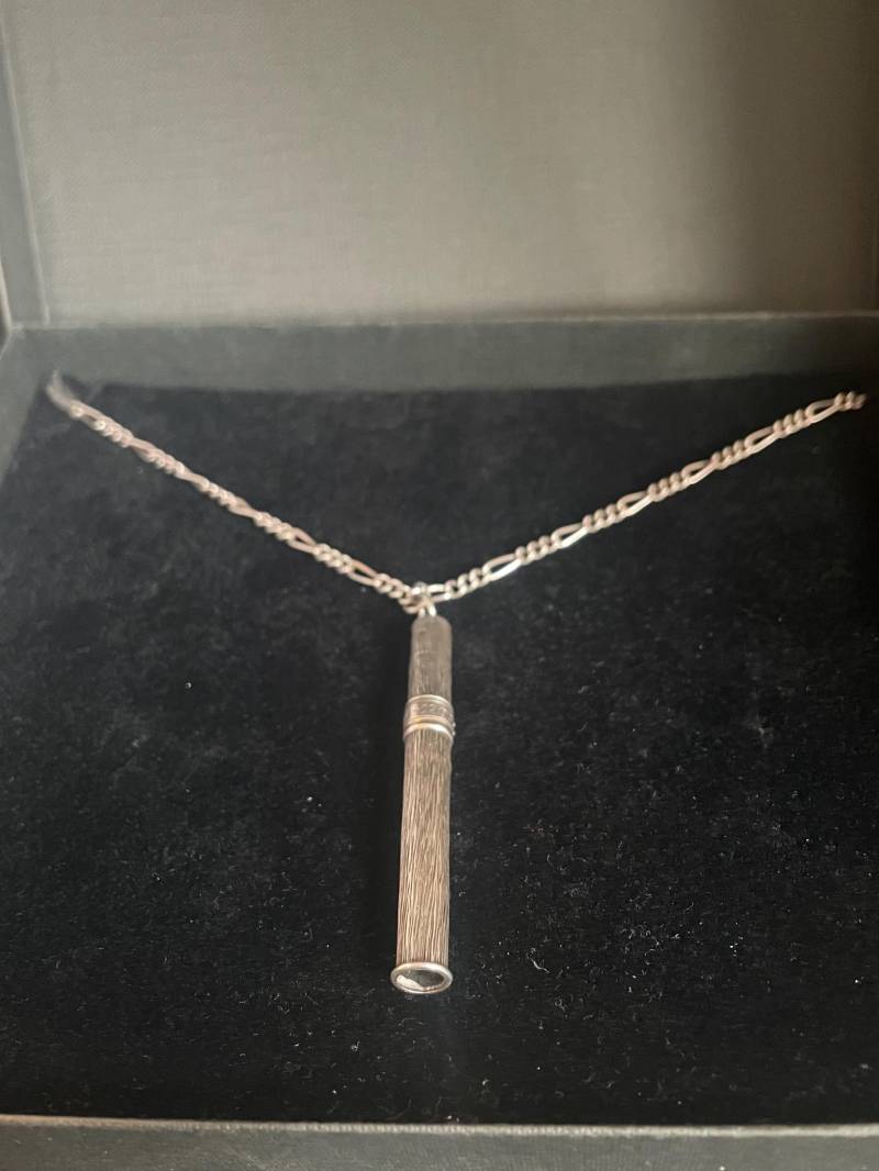 Victorian Silber Sluding Bleistift Mit Niello Kette von SilverAntiquesPlus