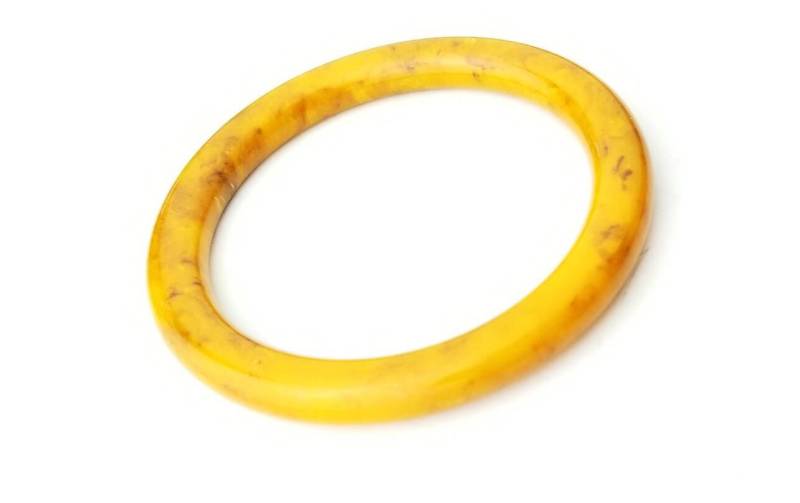 Vintage Bakelit Armreif in Gelb-Tönen Mit Braunen Akzenten Marmoriert von SilverAppleGalleries