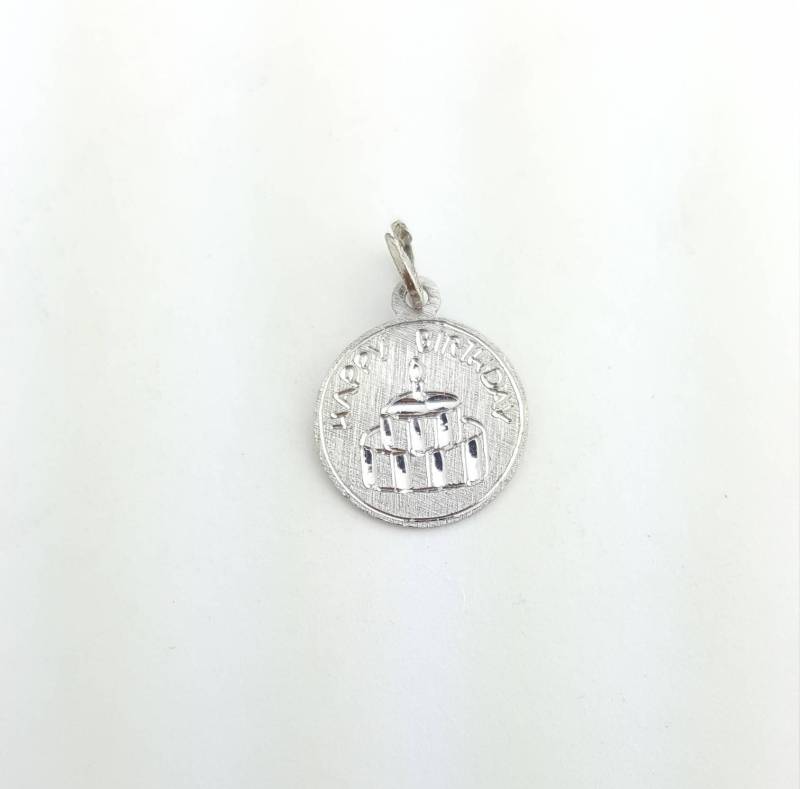 Vintage Beau Sterling Silber Geätzt Alles Gute Zum Geburtstag Kuchen Runden Charme von SilverAppleGalleries