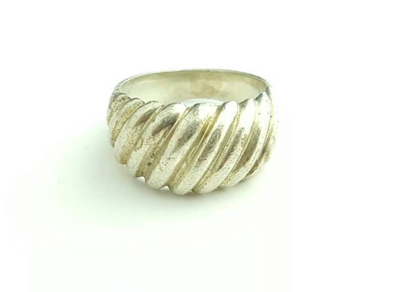 Vintage Sterling Silber Konisch Ausgebogter Gewellter Bandring - Größe 5, 5 Vintage Sterling Silber Konisch Ausgebogter Gewellter Bandring - Größe 5, 5 von SilverAppleGalleries