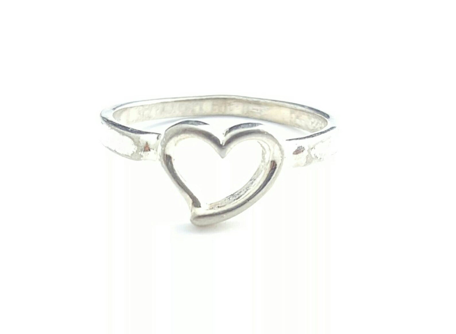Vintage Sterling Silber Offenes Design Cutout Herz Ring - Größe 8, 25 Vintage Sterling Silber Offenes Design Cutout Herz Ring - Größe 8, 25 von SilverAppleGalleries