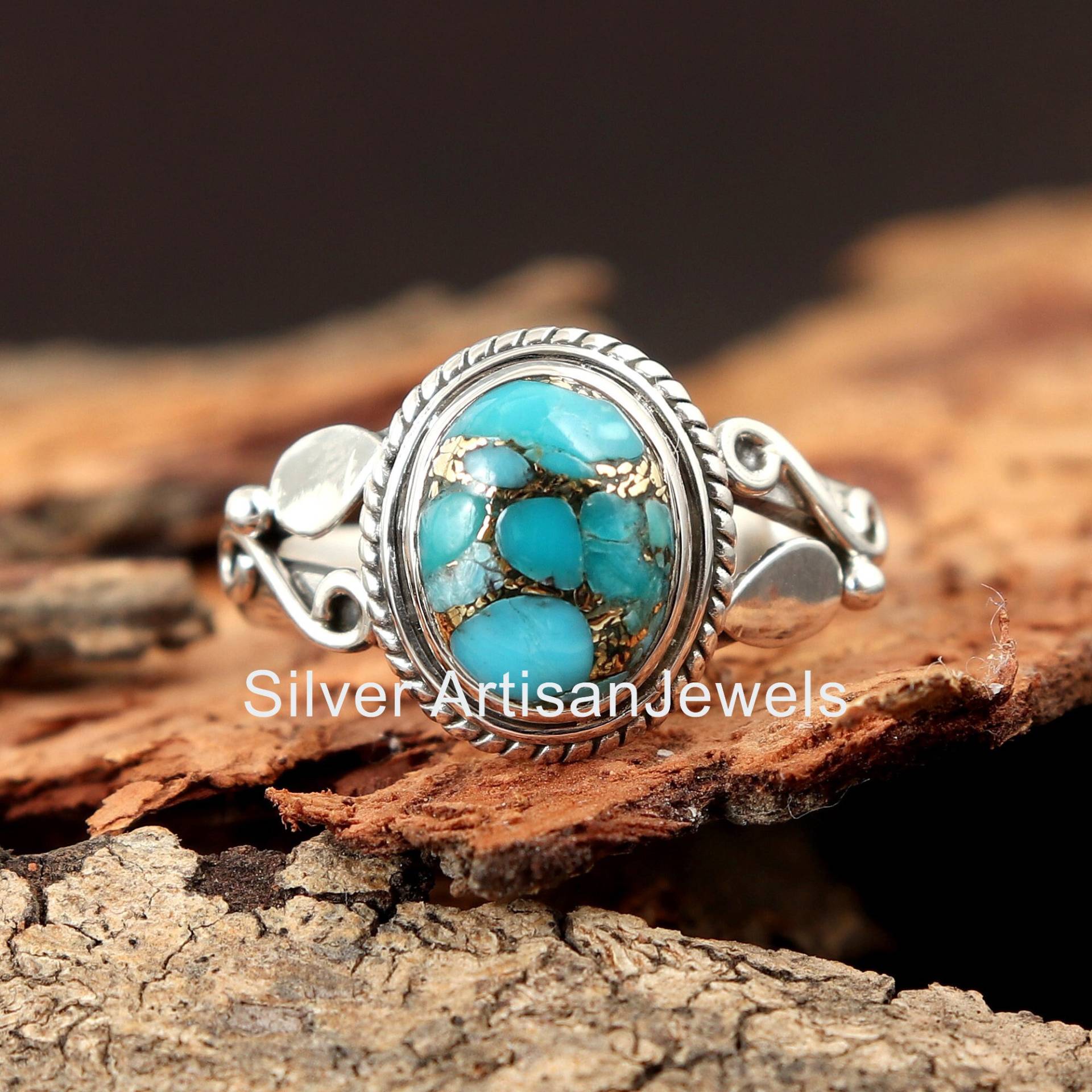 Natürlicher Blauer Kupfer Türkis Ring, 925 Silber Handgemachter Ovaler Edelstein Frauen Gold Ring Sale von SilverArtisanJewels