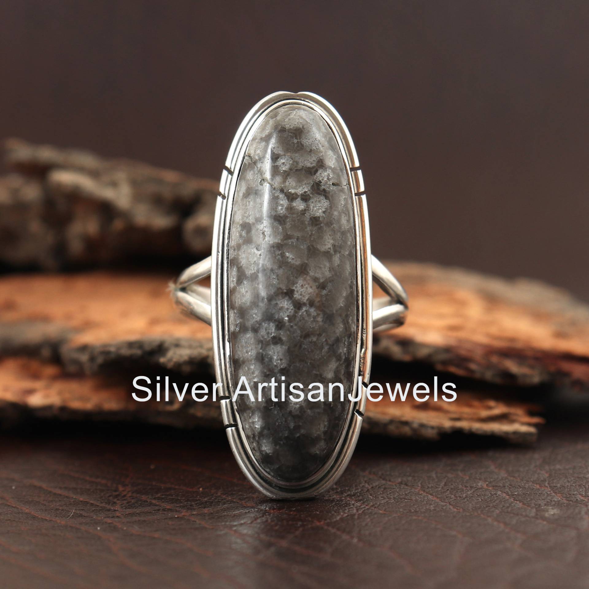 Unikat Ring Sale 925 Silber Ring, Natürlicher Rochen Fossil Koralle Großer Stein Frauen Oxidierter von SilverArtisanJewels