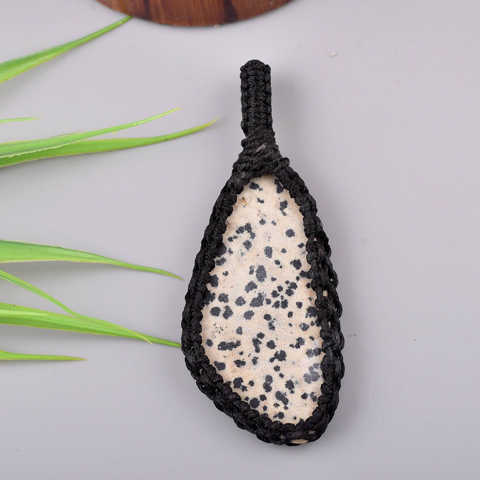 Dalmatiner Jaspis Makramee Anhänger Halskette Geschenke Für Sie, Handgemachte Edelstein Schmuck Idee, Schwarzer Faden Stein Boho Dalmatiner Jaspis Makramee Anhänger Halskette Geschenke Für Sie, Handgemachte Edelstein Schmuck Idee, Schwarzer Faden Stein Boho von SilverArtisanJewelz