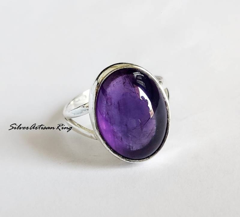 Amethyst Ring, Gemstone 925 Sterling Silver Beatiful Stylish Designer Women Oval Stone Shape Ring von SilverArtisanRing